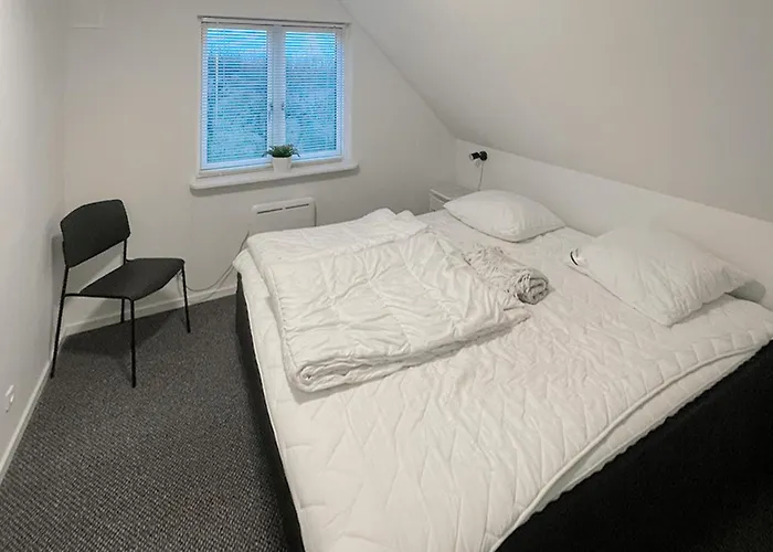 5 Bedroom Beautiful In Hasle *