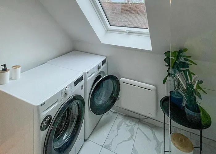アパート 5 Bedroom Beautiful In
